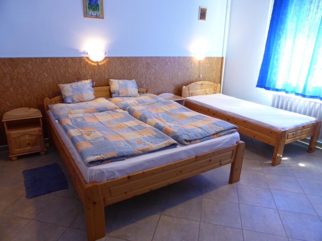 Napfeny Apartman Es Vendeghaz Egerszalok Exterior photo