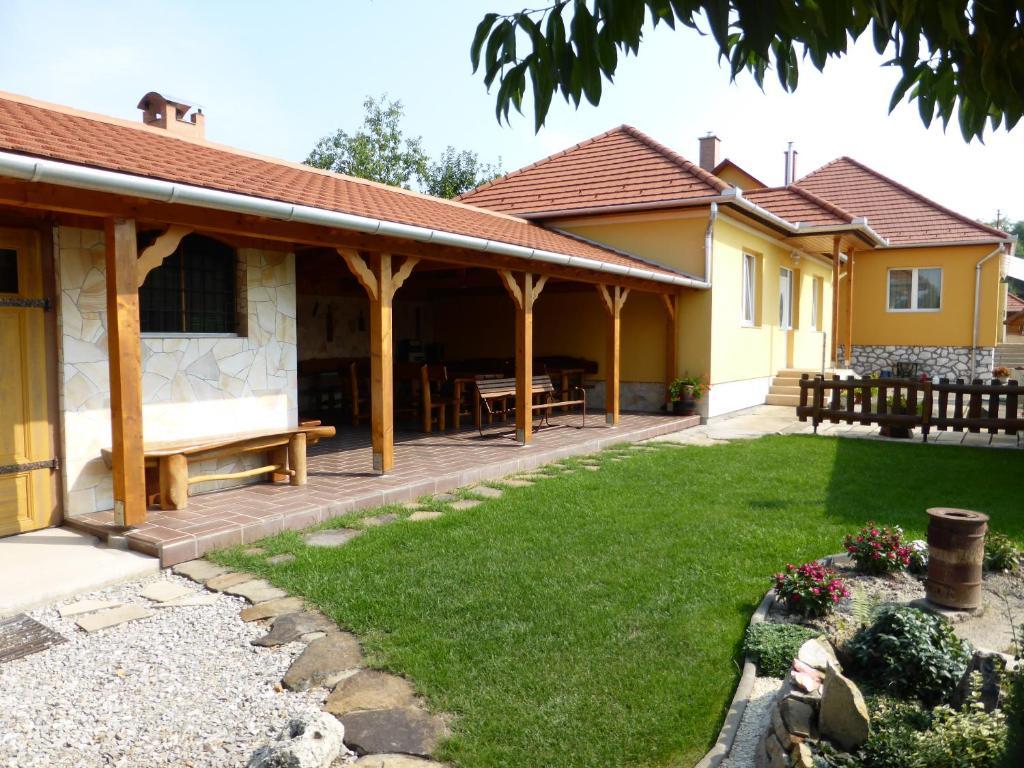 Napfeny Apartman Es Vendeghaz Egerszalok Exterior photo