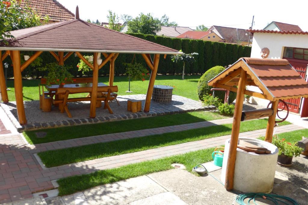 Napfeny Apartman Es Vendeghaz Egerszalok Room photo