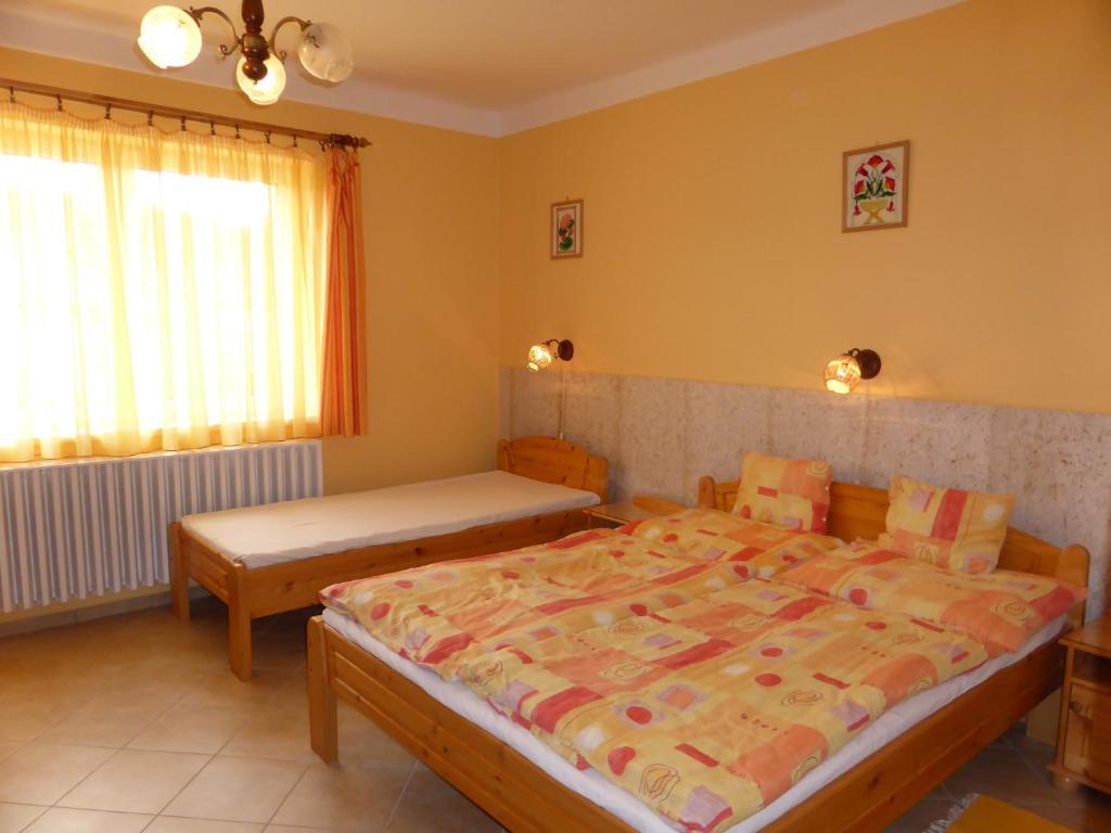 Napfeny Apartman Es Vendeghaz Egerszalok Room photo