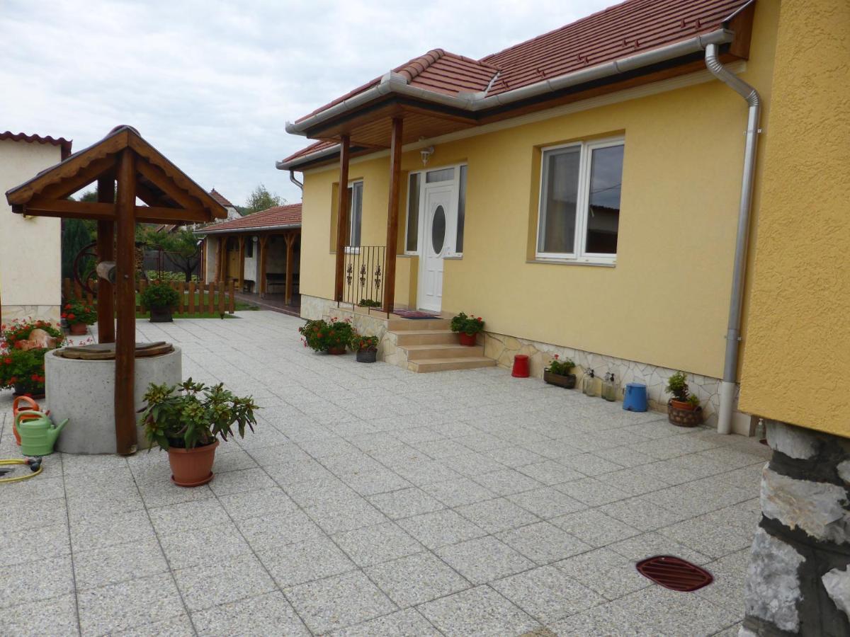 Napfeny Apartman Es Vendeghaz Egerszalok Exterior photo